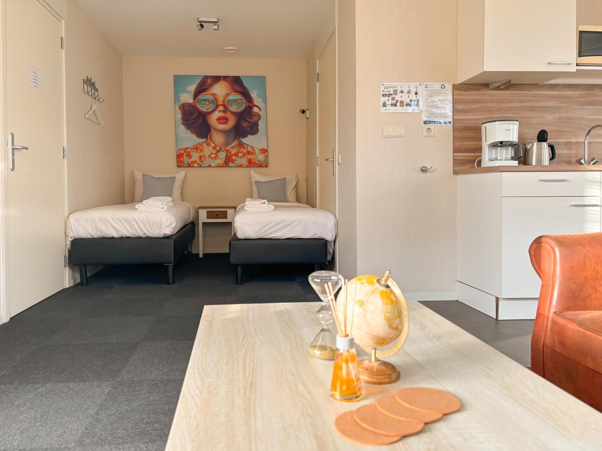Hotel Visserslust Rooms, And Houseboats 3*