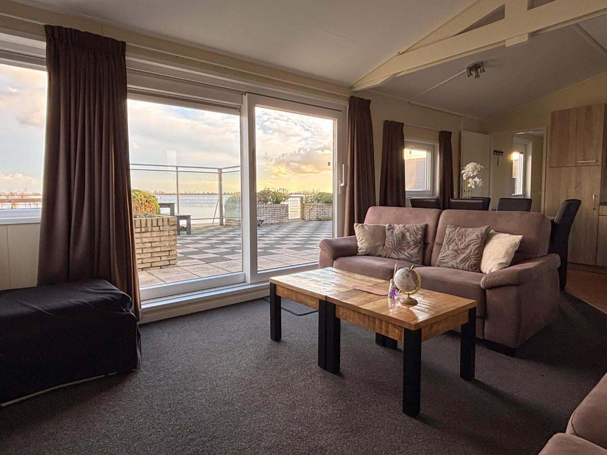 Visserslust Rooms, And Houseboats
