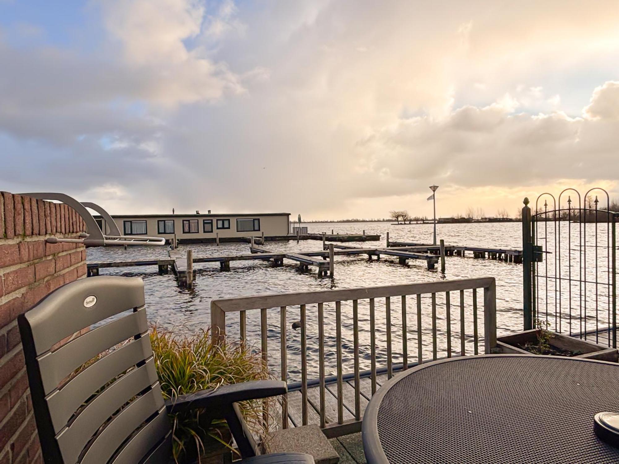 Visserslust Rooms, And Houseboats