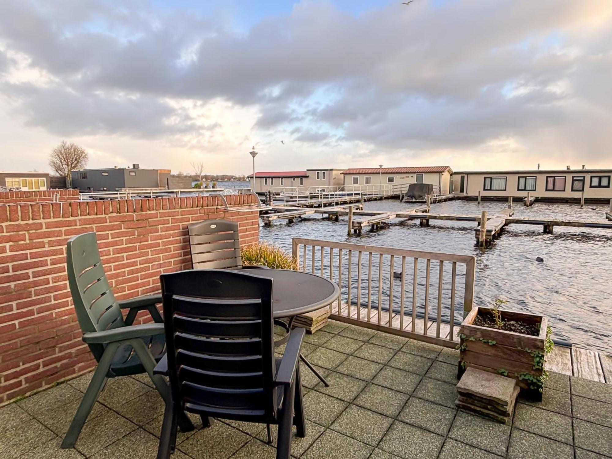 Visserslust Rooms, And Houseboats Hotel
