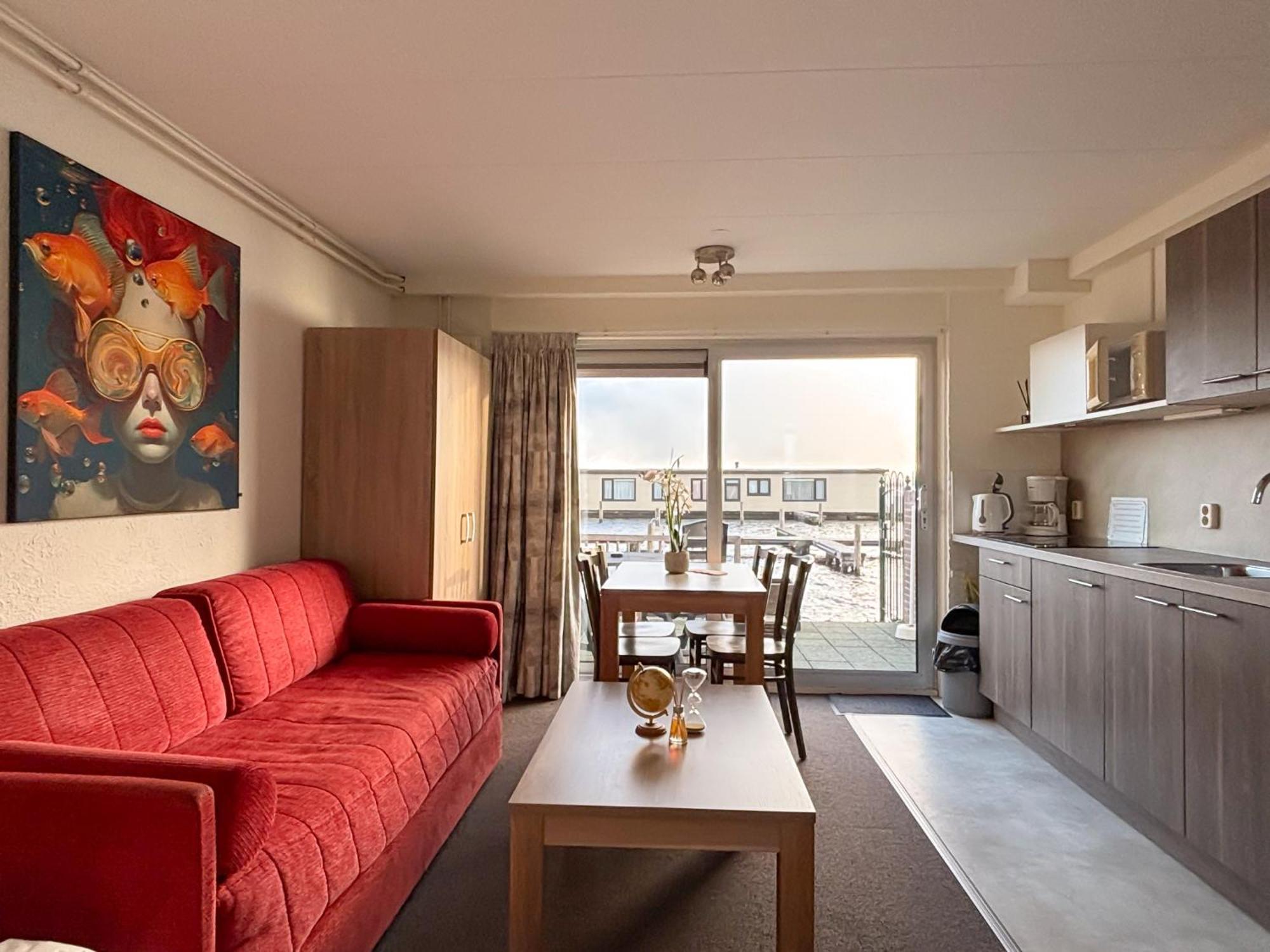 Hotel Visserslust Rooms, And Houseboats 3*
