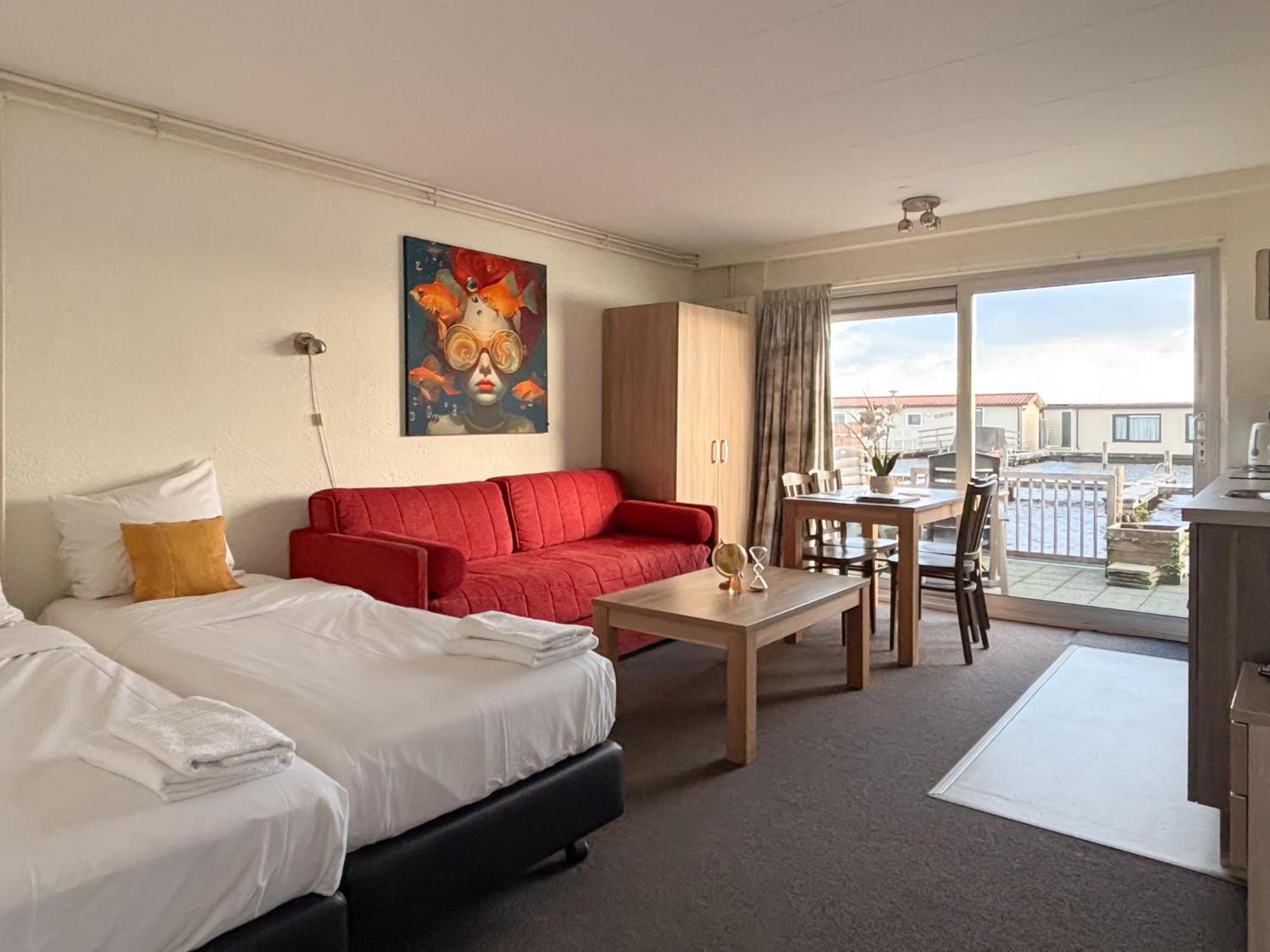 Hotel Visserslust Rooms, And Houseboats Vinkeveen
