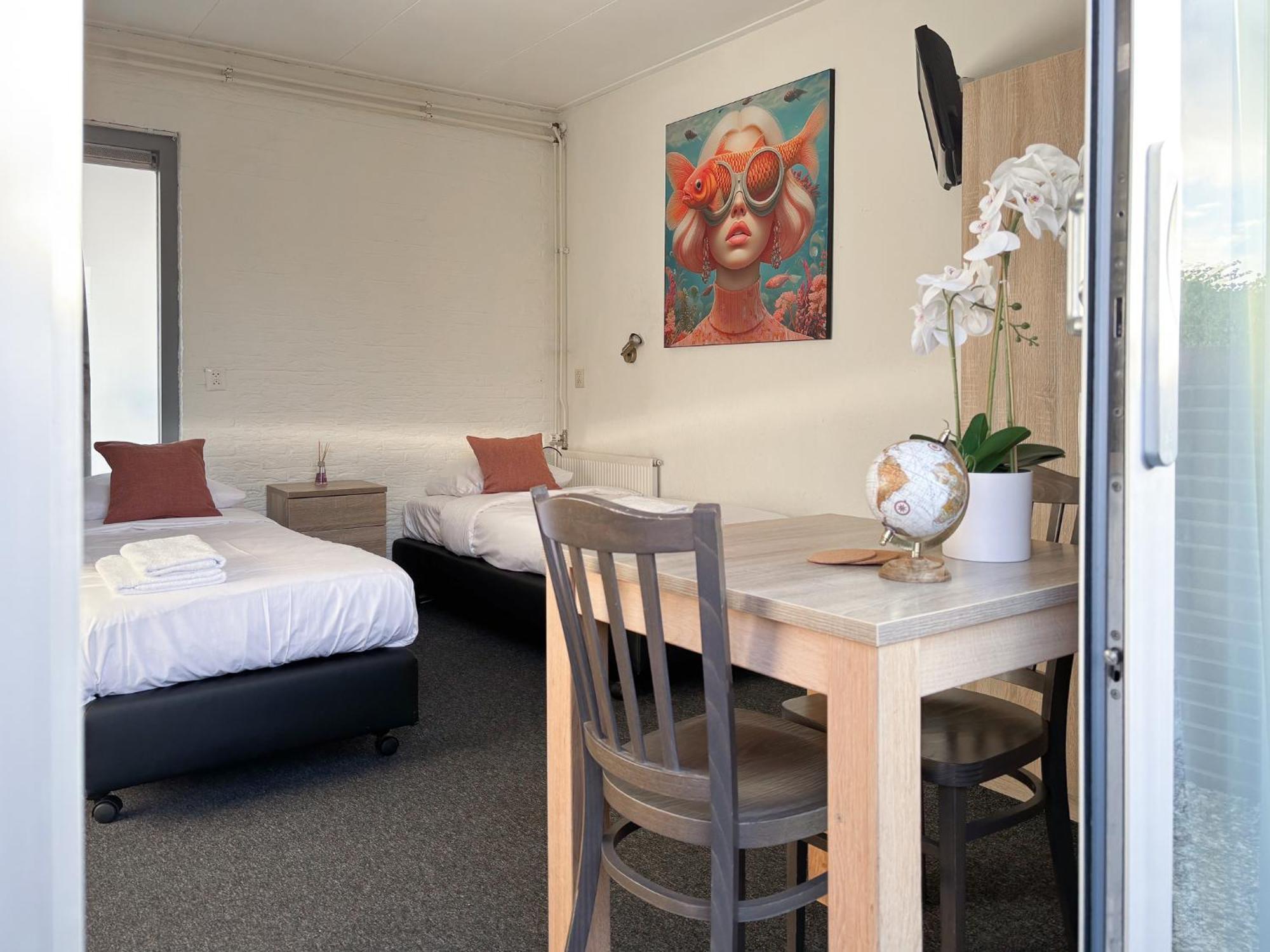 Hotel Visserslust Rooms, Apartments And Houseboats Vinkeveen