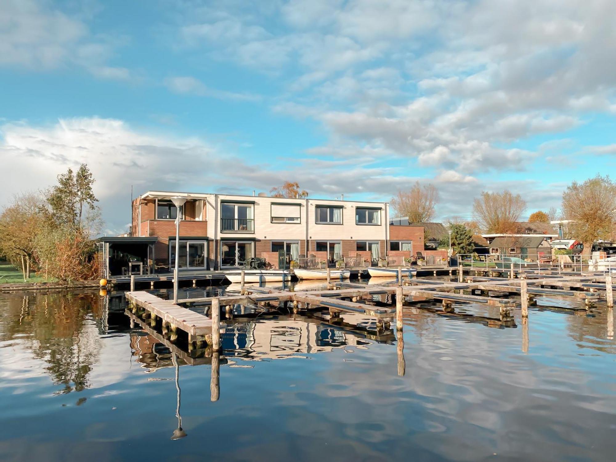 Visserslust Rooms, And Houseboats Hotel