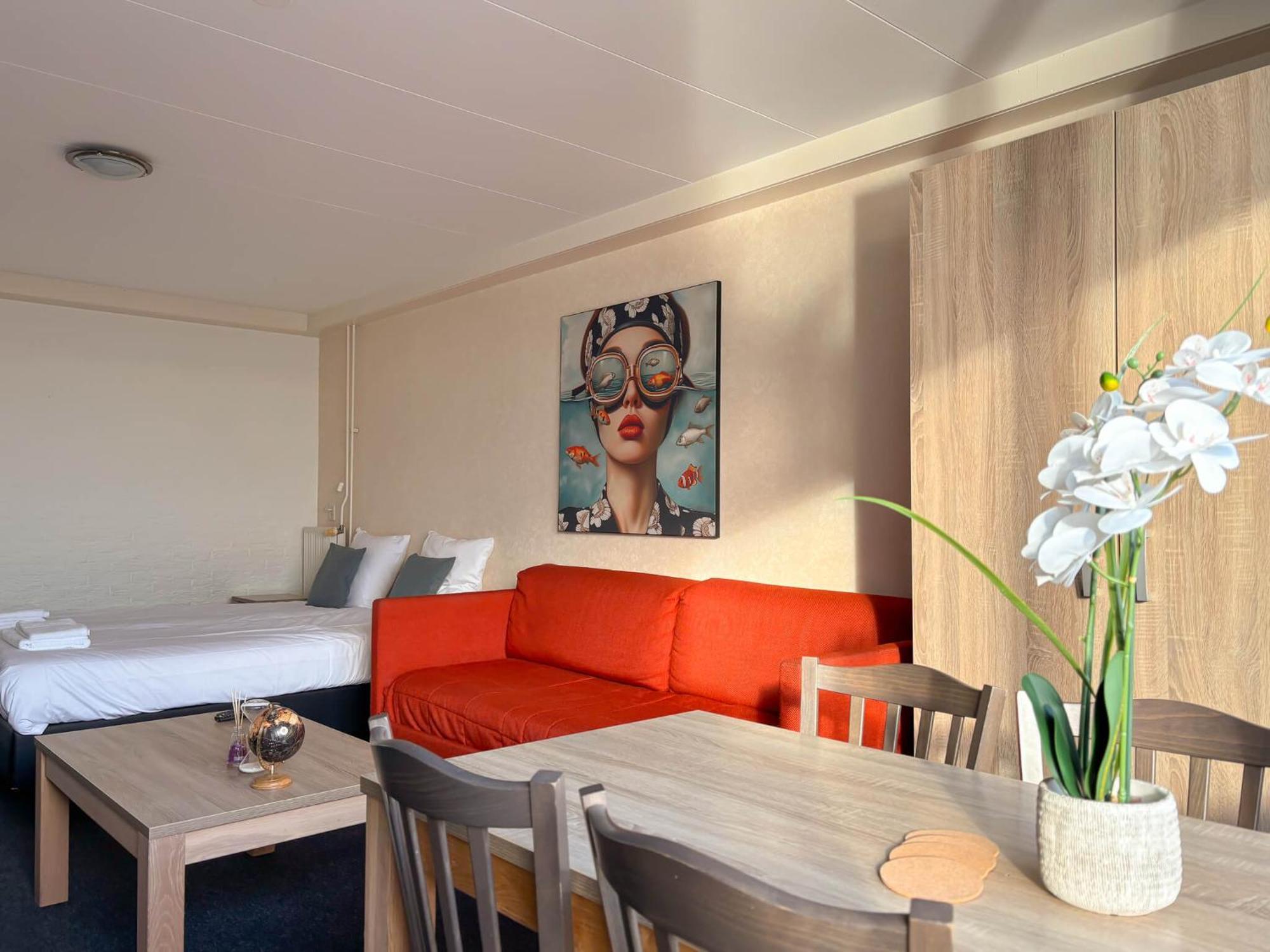 Visserslust Rooms, And Houseboats Hotel