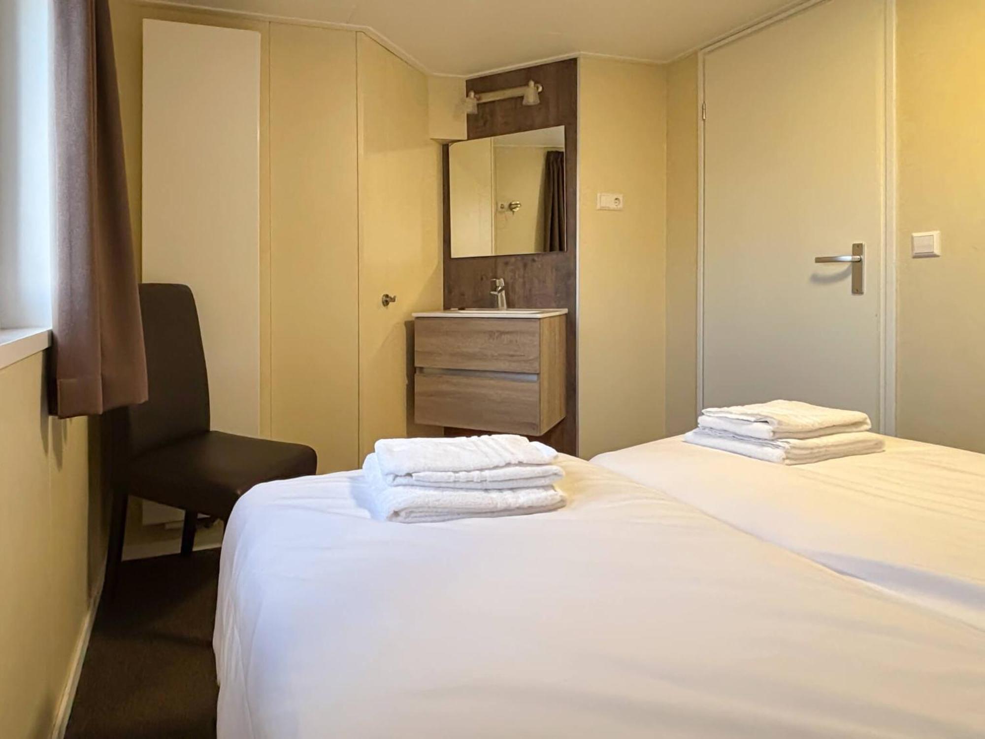 Visserslust Rooms, And Houseboats Hotel