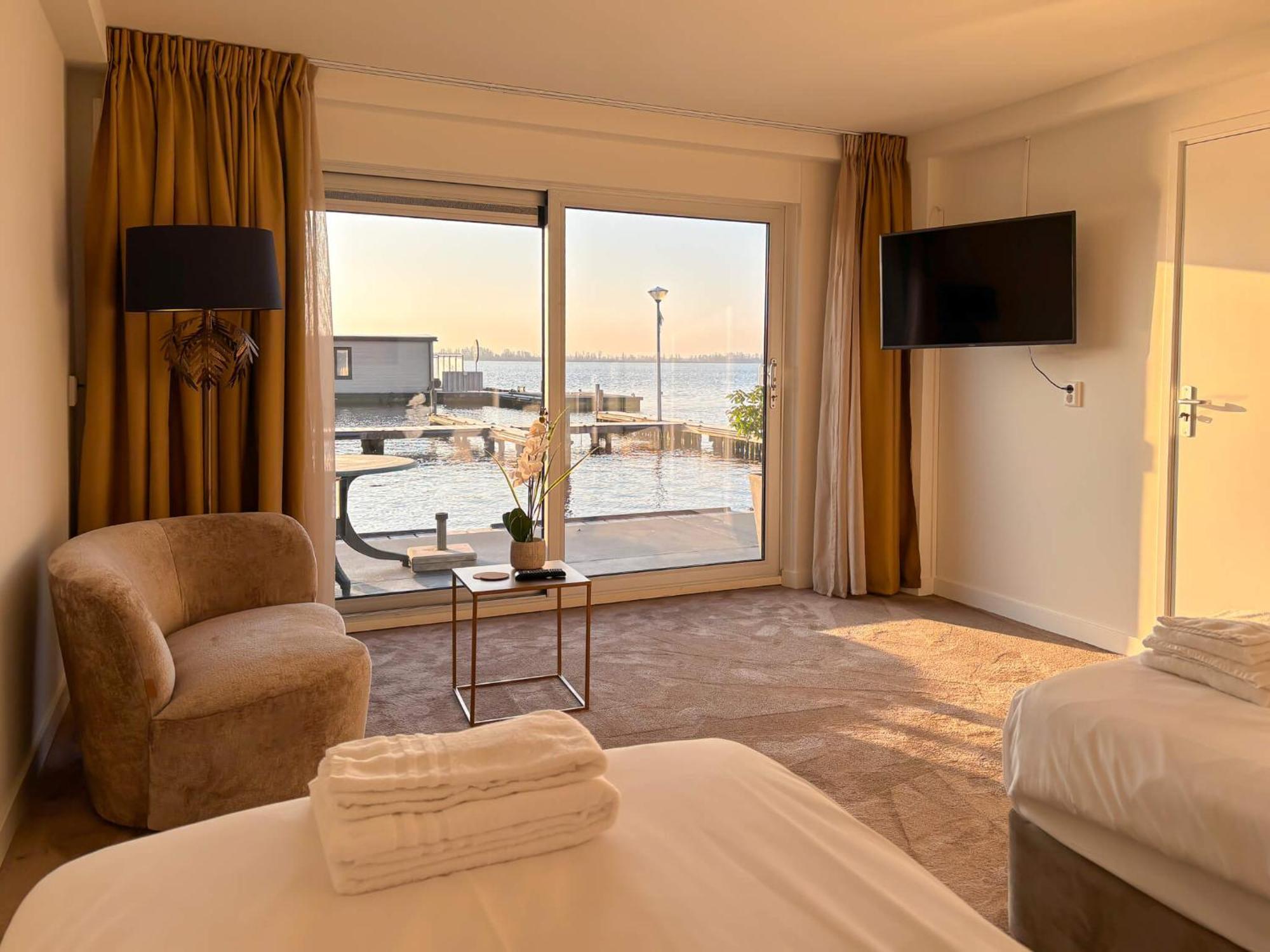 Visserslust Rooms, And Houseboats Hotel Vinkeveen